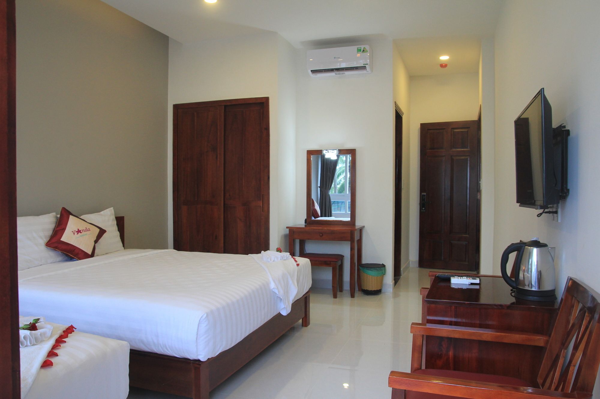 Vanda Hotel Phu Quoc Esterno foto